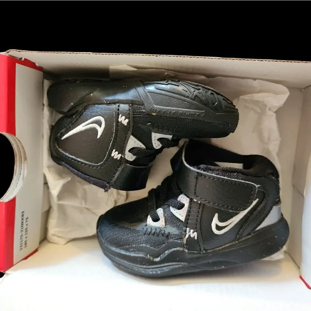 Nike Kyrie Infinity sneakers